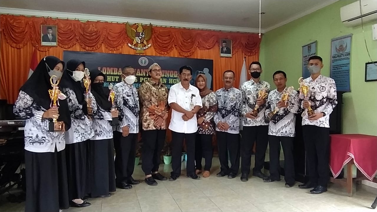 Bu Alfi serta Mas Al Raih Juara Lomba Menyanyi Se-Wanareja