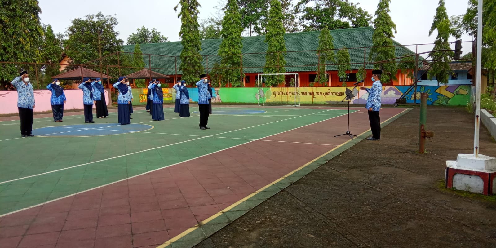 Kepala Sekolah Pimpin Apel HUT Korpri Ke-50